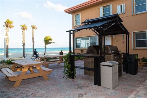 Riptide hotel - 3 Guests. 1 King Bed. 1 Sleeper sofa. Full kitchen. Internet Connection. Safe. The Riptide Hotel Tiki Bar & Restaurant is an oceanfront hotel located on the boardwalk in beautiful Hollywood Beach. We offer Live Music daily at our Tiki Bar.